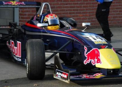 Alguersuari Jr comienza arriba en la F3 británica