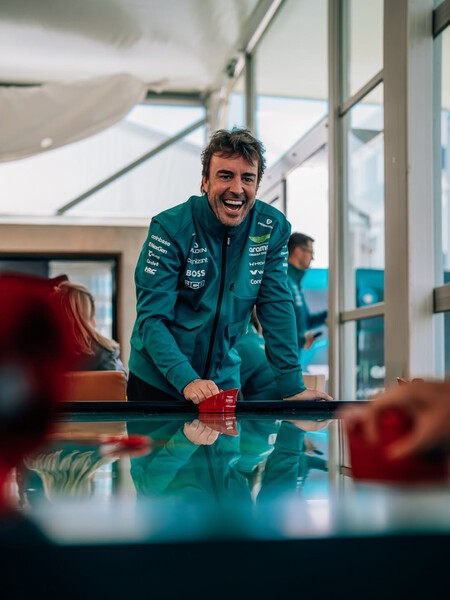 Fernando Alonso Lleva 24 Temporadas Compitiendo Y Hace Que Retirarse Joven Parezca Una Rareza Siento Que Le Debo Un Titulo A La Gente Que No Ha Dejado De Apoyarme En Los Momentos Dificiles