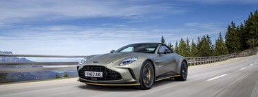 Probamos el Aston Martin Vantage Roadster y es justo lo que parece: un deportivo descapotable, potentísimo y que no te miente