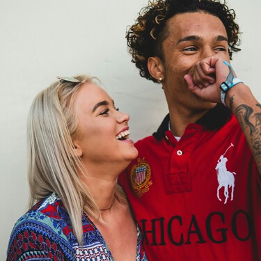 Estos comportamiento nos son normales aunque se normalicen en una relación de pareja. Nos dan un mensaje claro: no salgas con esa persona