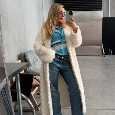 Los abrigos estilo años 70: así es la tendencia retro que está rompiendo este invierno