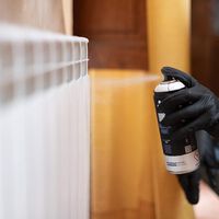 Pintar tus radiadores no solo los protege, también es una gran forma de darle un nuevo aire a la casa sin hacer reforma 