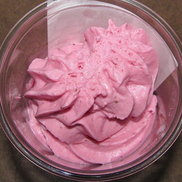 Mousse de frambuesa esponjoso: consiente a los tuyos con esta receta de 5 ingredientes