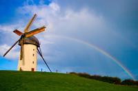¿Por qué los molinos de viento en Irlanda giran para el otro lado?