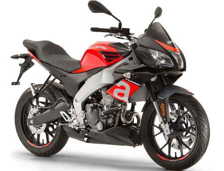 Tras una década ausente, vuelve la Aprilia Tuono 125