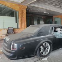 Se colaron para grabar en un hotel abandonado de China. Lo que no esperaban era encontrar un cementerio de Rolls-Royce con una historia oscura detrás 