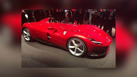 Y este es el espectacular monoplaza Ferrari Monza SP1, el nuevo icono de la marca ¡que revive los años 50!