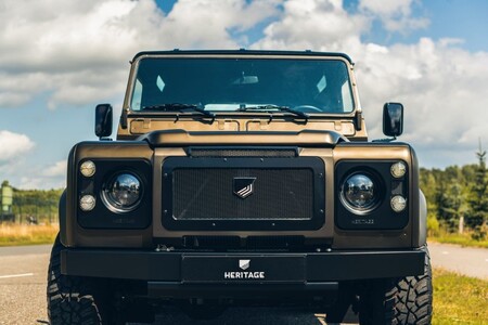 Land Rover Defender V8 Heritage Customs