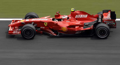 Los Ferrari siguen por delante de los McLaren