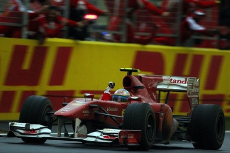 GP de Alemania 2011: primeros libres, Fernando Alonso marca el mejor tiempo