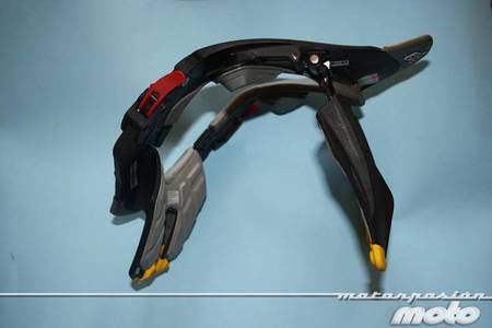 Leatt Brace STX Road, prueba del protector cervical especial para carretera