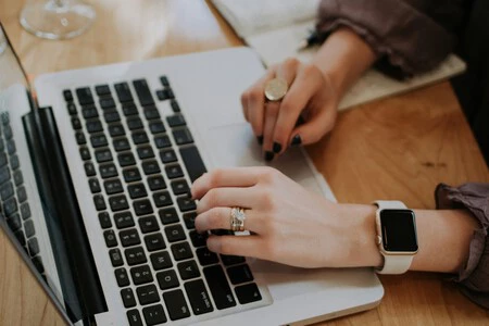 画像: Unsplash のクリスティン・ヒューム