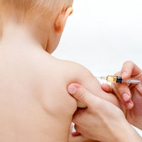 Multar hasta con 2.500 euros a quienes no vacunen a sus hijos, la propuesta de Alemania contra los antivacunas