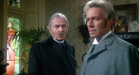 Sherlock Holmes, sobriedad, juventud y simpleza