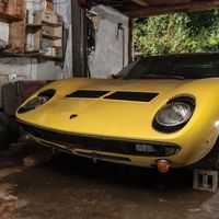 A subasta un Lamborghini Miura hallado en un granero, con solo 30 mil kilómetros en el odómetro