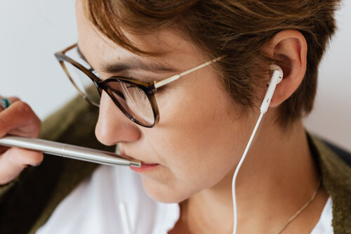 Los 15 mejores podcasts sobre maternidad y crianza que no te puedes perder