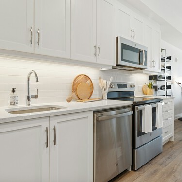 Vuelve a Lidl la estantería extensible que aumenta el espacio en la encimera fácilmente por menos de 15 euros 