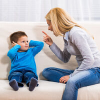 Enfadarse, gritar o pegar a los niños puede provocar que tengan cerebros más pequeños