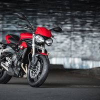 Si tienes el carnet A2, atento: La Triumph Street Triple S A2 rebaja su precio a sólo 7.995 euros 