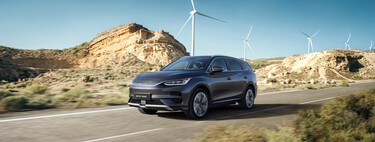 Probamos el renovado BYD Tang, un SUV eléctrico de siete plazas muy cómodo, lujoso y bien equipado que se lo quiere poner difícil al Kia EV9