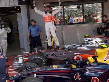 Primera pole position para Heikki Kovalainen en Silverstone