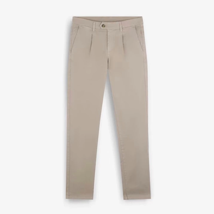 Pantalón chino de hombre con pinzas y trabillas - Scalpers - Beige