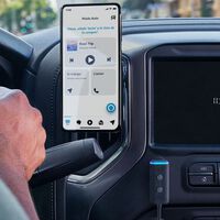 Con este dispositivo de Amazon ya puedes llevar a Alexa en el coche: cuánto cuesta y cómo se utiliza
