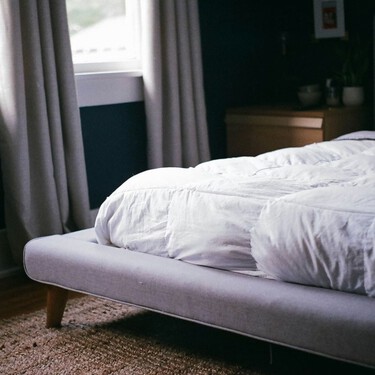 Los trucos de una experta en limpieza para lavar y tender el edredón nórdico en casa como un profesional 