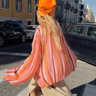 Las chaquetas ligeras de Zara para volver a la oficina con estampados alegres y mucho color: adiós looks laborales aburridos en septiembre 
