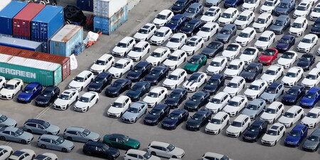 Campa Provisional De Bmw En El Puerto De Eems