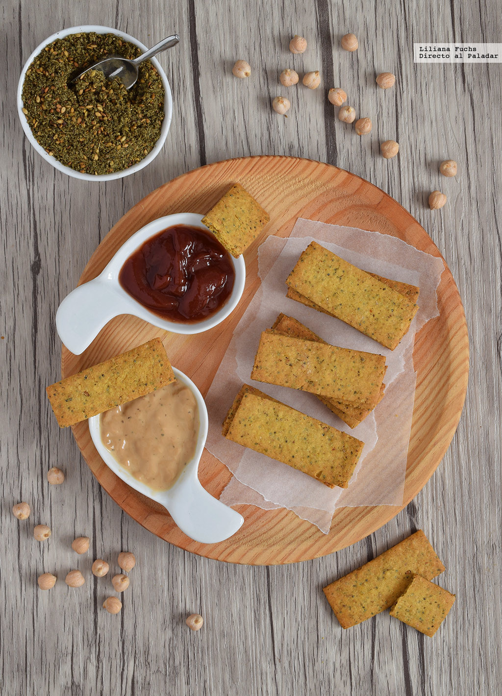 Crackers crujientes de garbanzo y zaatar.Receta de cocina fácil, sencilla y deliciosa