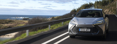Probamos el nuevo Toyota C-HR PHEV: con el Prius fuera de juego, el C-HR enchufable me parece el híbrido más interesante de Toyota