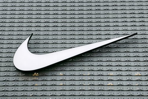 Liquidación en el outlet de Nike con camisetas, zapatillas Air Max, leggings y más desde 27,99 euros