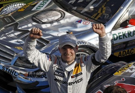 Jamie Green vence la última carrera en Hockenheim. Miguel Molina, tercero