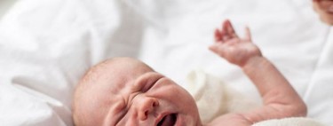 ¿Crees que se queda con hambre o que duerme fatal? Quizás solo necesita brazos