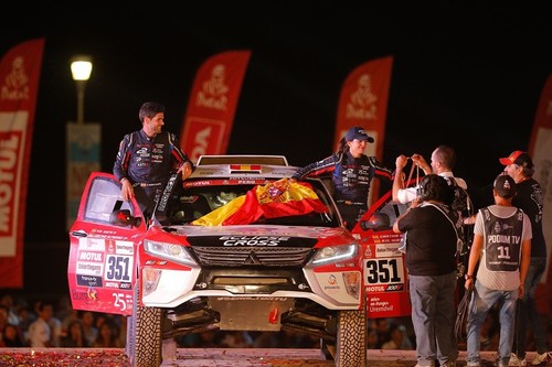Los seis españoles que alcanzaron la meta del Dakar 2019 en coches