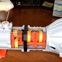 Si te gustan las maquetas y la mecánica, atento a esta caja de cambios realizada por impresión 3D