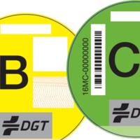 ¿Cómo conseguir la pegatina de la DGT, ahora que Madrid la hace obligatoria?