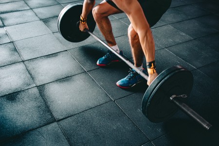 Levantar pesas, y no sólo correr, puede ayudar a prevenir y revertir síntomas de depresión
