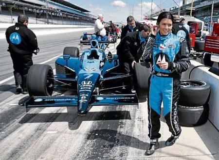 Danica Patrick la "lía" hablando de sustancias dopantes