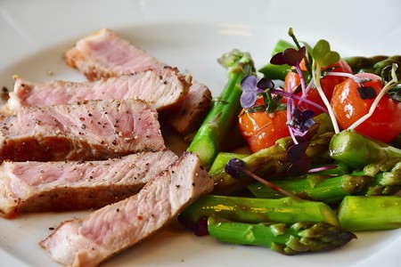 Dieta cetogénica, paleo, proteica... ¿cuál es la más adecuada para los runners?