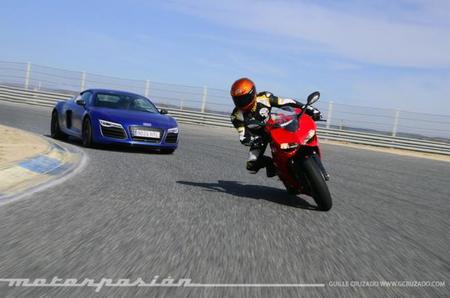 Audi R8 Vs Ducati 899 Panigale Motorpasion 9