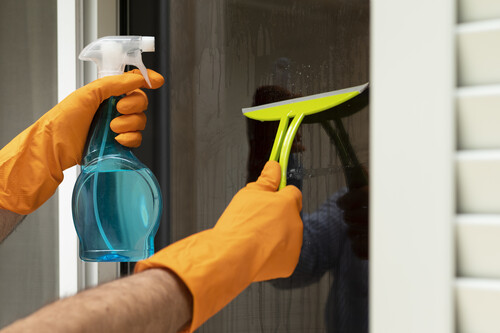 Bodegon De Herramientas De Limpieza