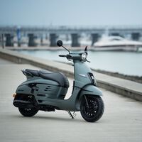 El Peugeot Django Shadow se viste con estética militar para los mismos motores de 50 cc y 125 cc