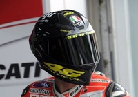El nuevo casco de Valentino Rossi en los test de Sepang