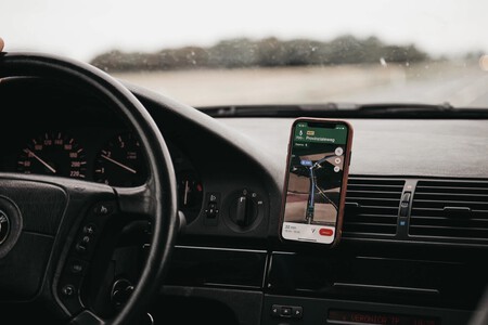 Cómo activar el modo oscuro en Google Maps para iPhone y adaptarlo a tu gusto