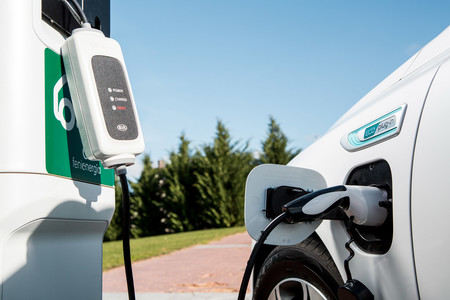 Kia Optima Wagon e Híbrido Enchufable, toma de contacto