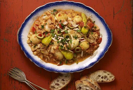 Cómo preparar el tradicional bacalao a la vizcaína para la cena de Navidad y Año Nuevo. Receta fácil