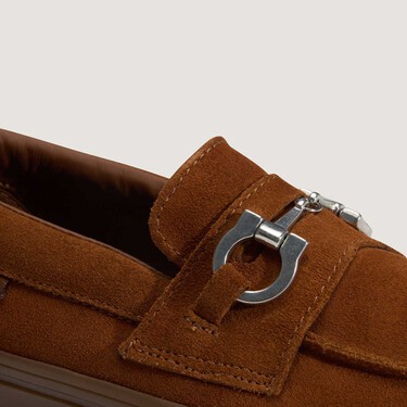 Vans le da un giro a las zapatillas de skate y las convierte en los mocasines más elegantes que hasta tu papá va a querer llevar 
