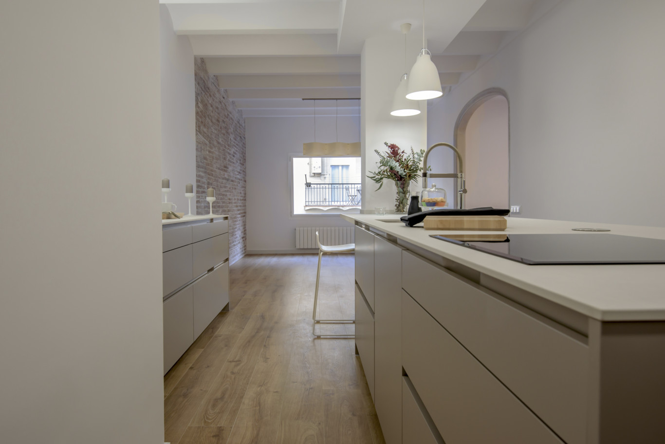 Cómo integrar una columna en medio de una cocina